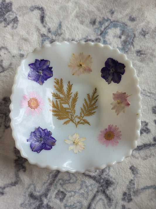 Vintage Milk Glass Pressed Flower Bowl – Handmade Floral Trinket Dish – Cottagecore Botanical Decor – Jewelry Catchall Bowl